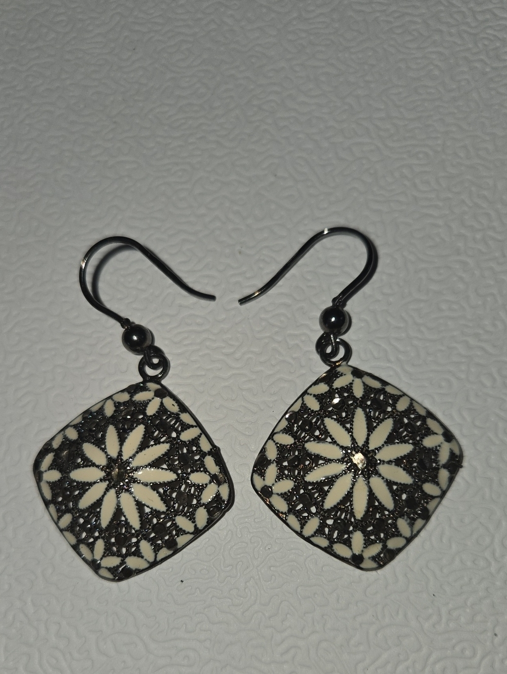 925 Sterling Silver White and Black Filigree Drop Earrings Made In ITALY